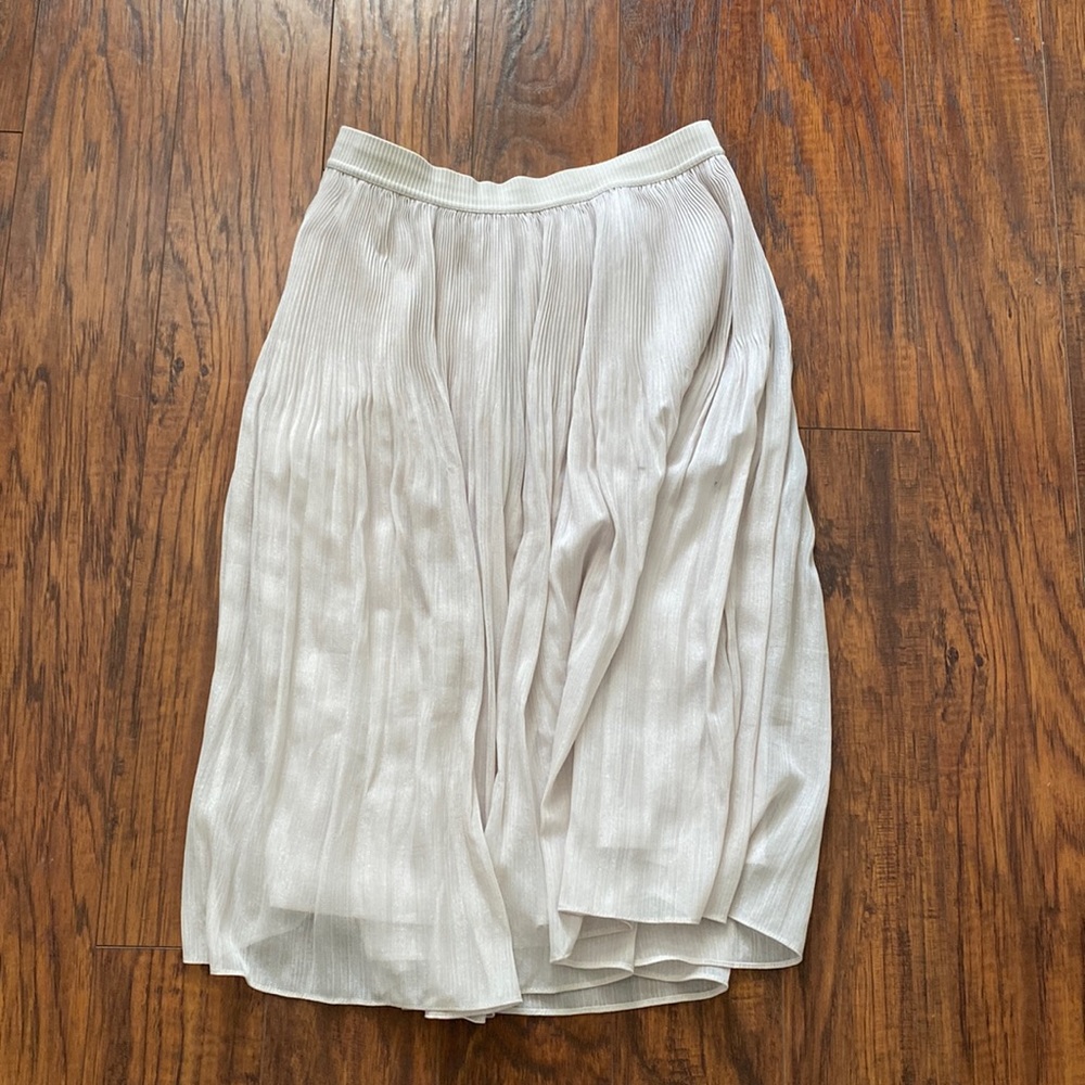 Beige summer skirt